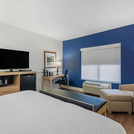 Best Western Plus Westgate Inn And Suites Леленд Екстер'єр фото
