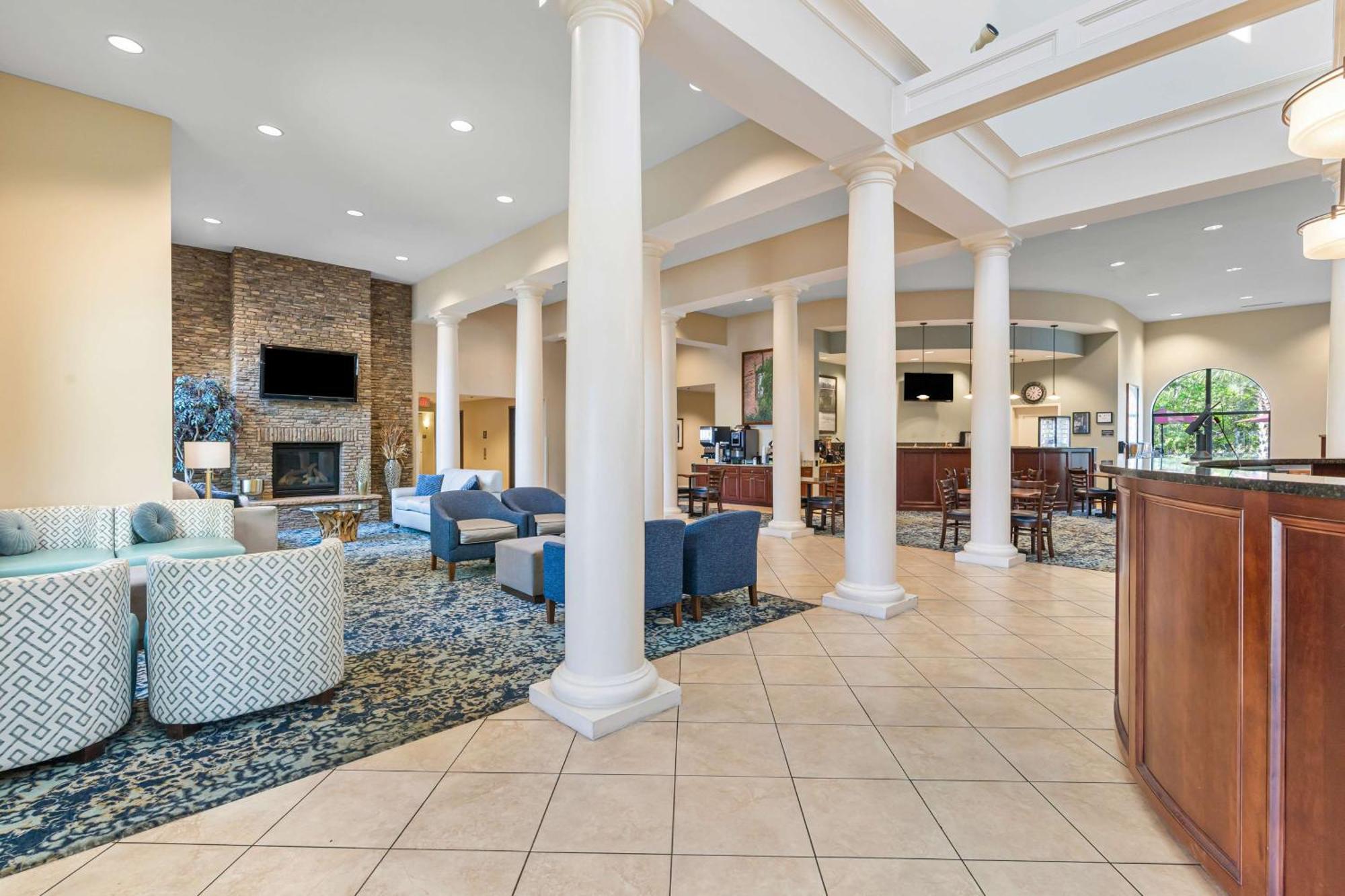Best Western Plus Westgate Inn And Suites Леленд Екстер'єр фото