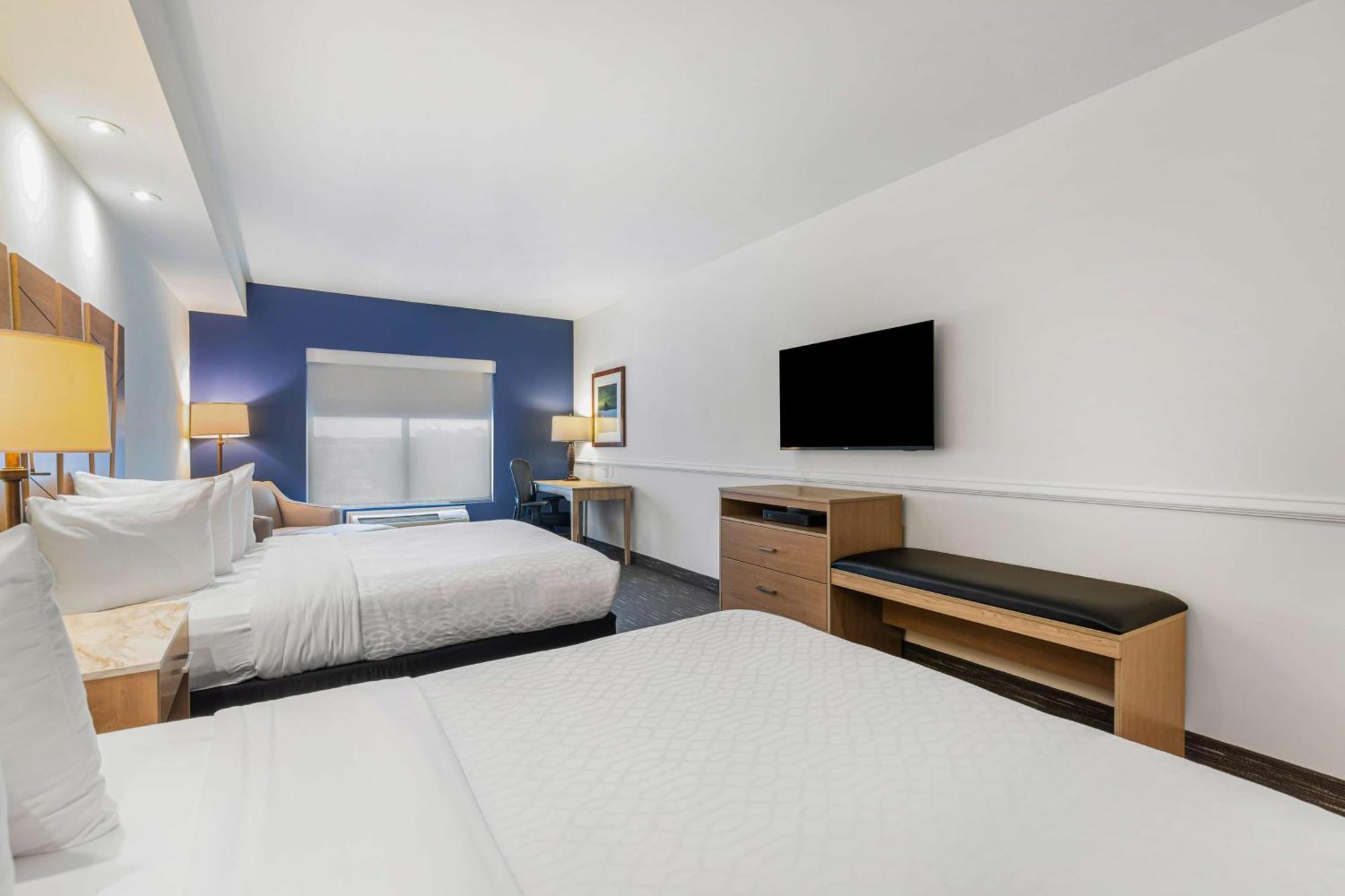 Best Western Plus Westgate Inn And Suites Леленд Екстер'єр фото