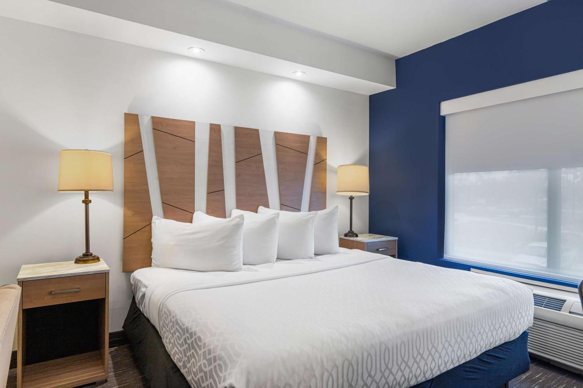 Best Western Plus Westgate Inn And Suites Леленд Екстер'єр фото
