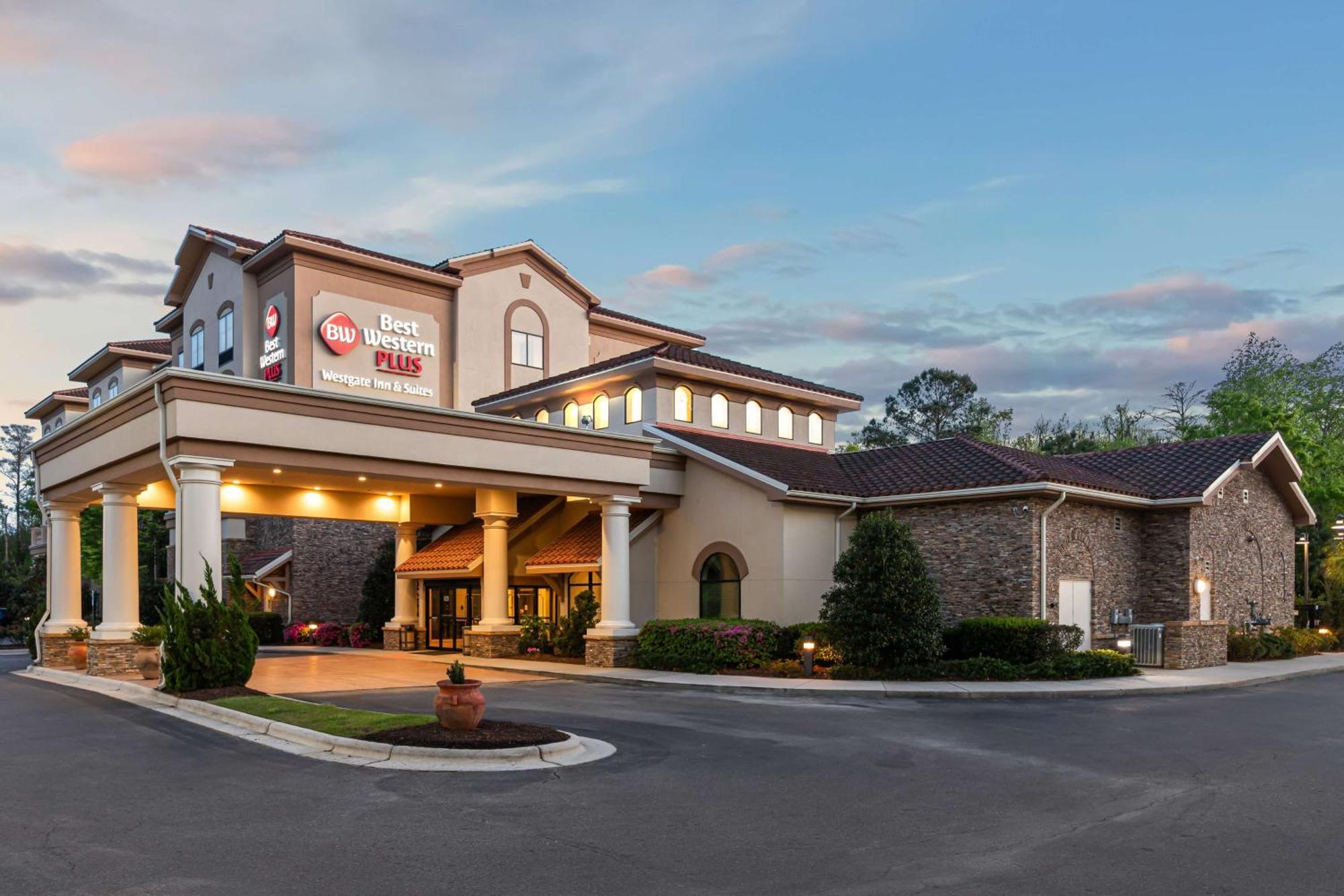 Best Western Plus Westgate Inn And Suites Леленд Екстер'єр фото